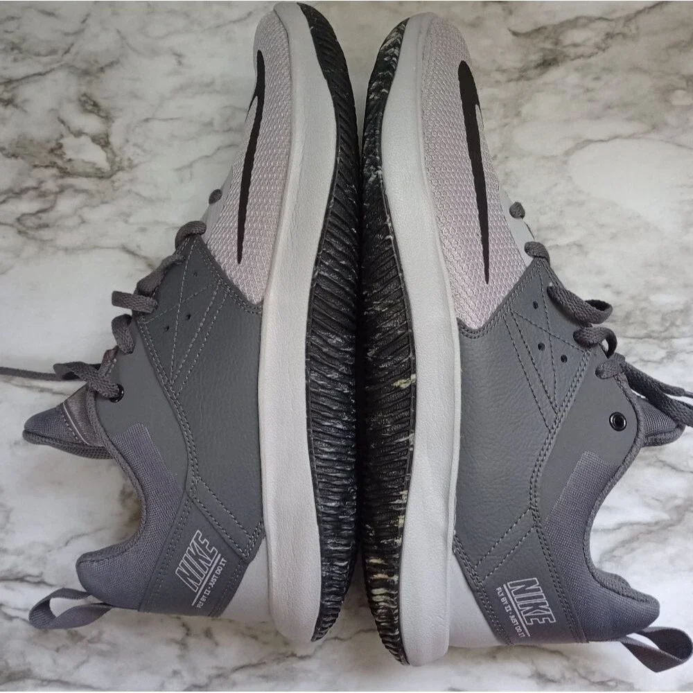 Nike Fly By II Grey/Light Grey Size 10